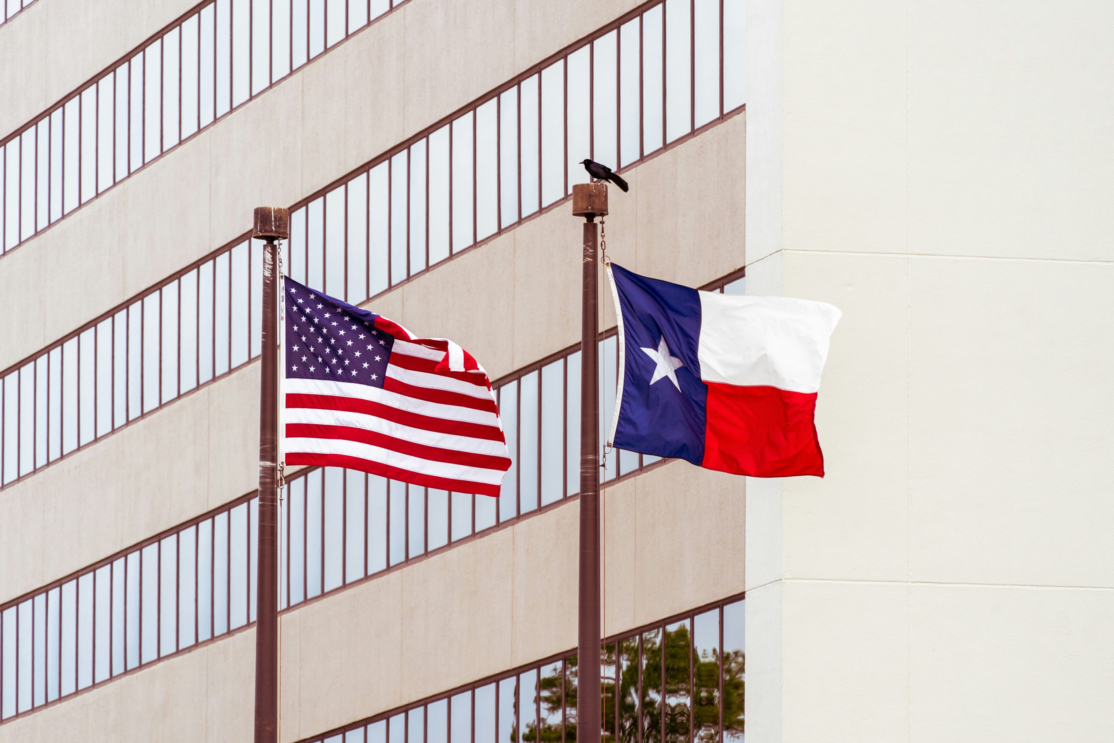 Hut 8 Signs $9.8 Billion AI Data Center Lease in Texas