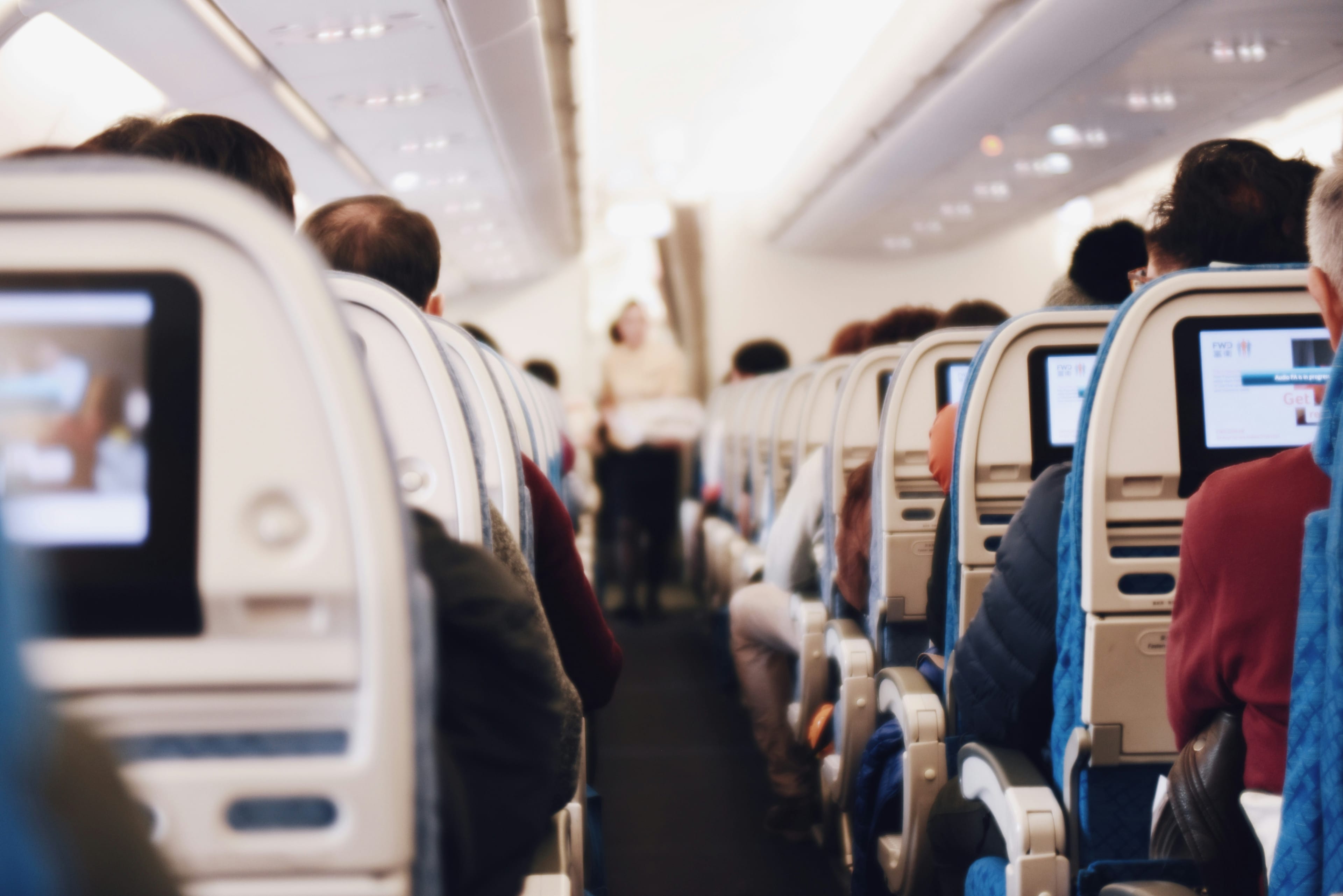 Delta ends snack and beverage service on shorter flights