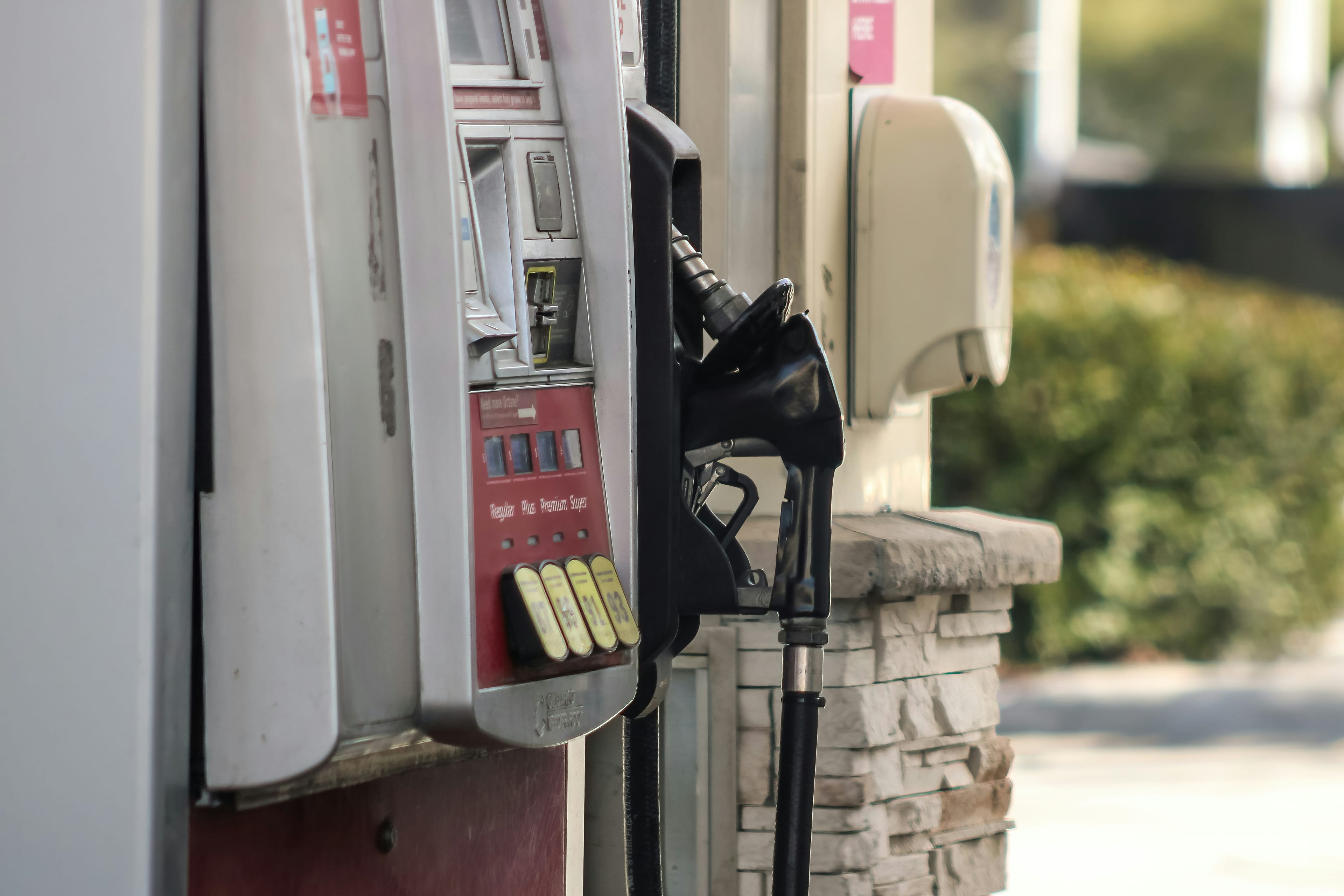 Oregon Voters Weigh Gas Tax Increase Amid Iran-War Price Surge