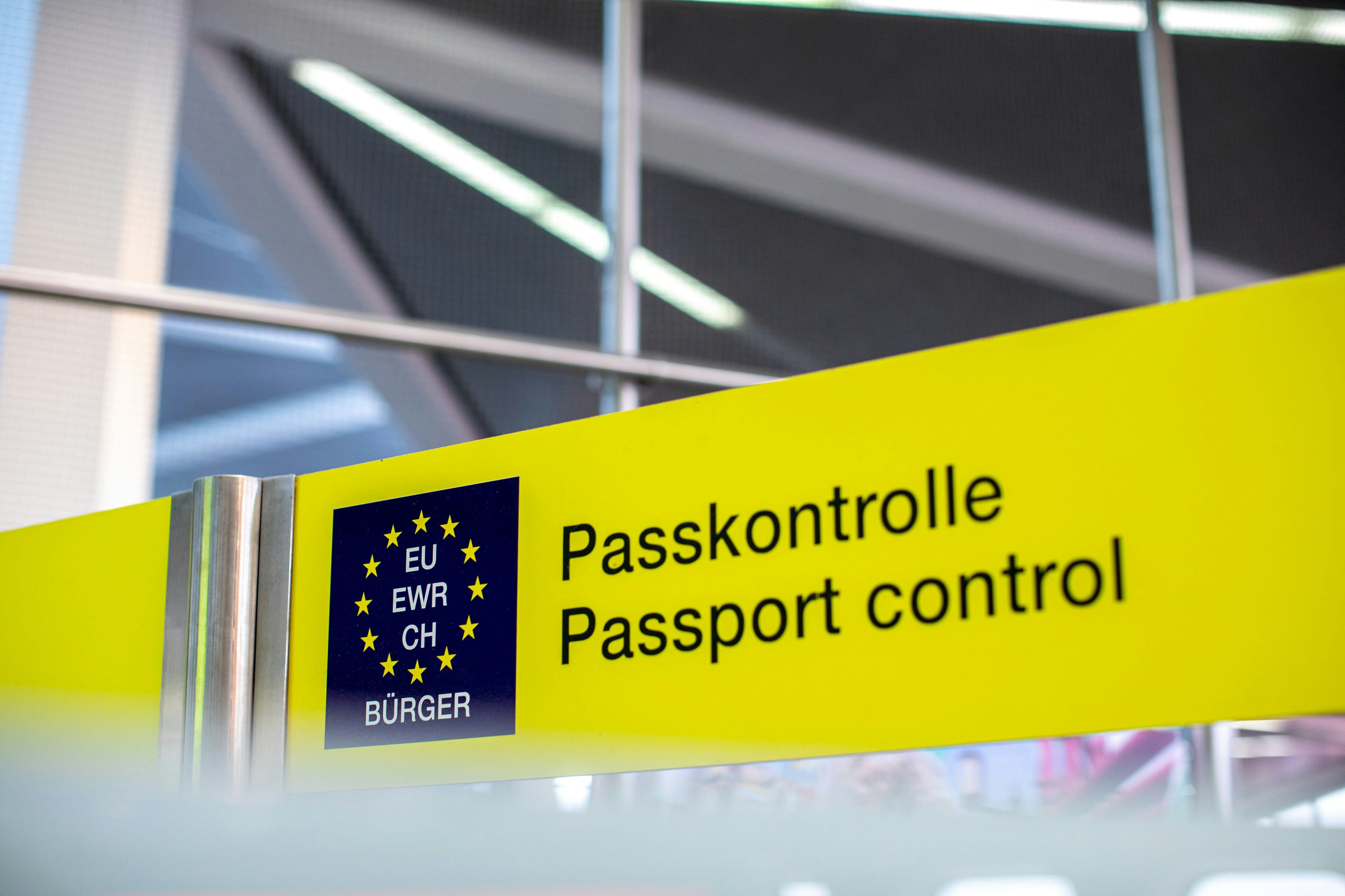 State Dept. to Revoke Passports for Unpaid Child Support