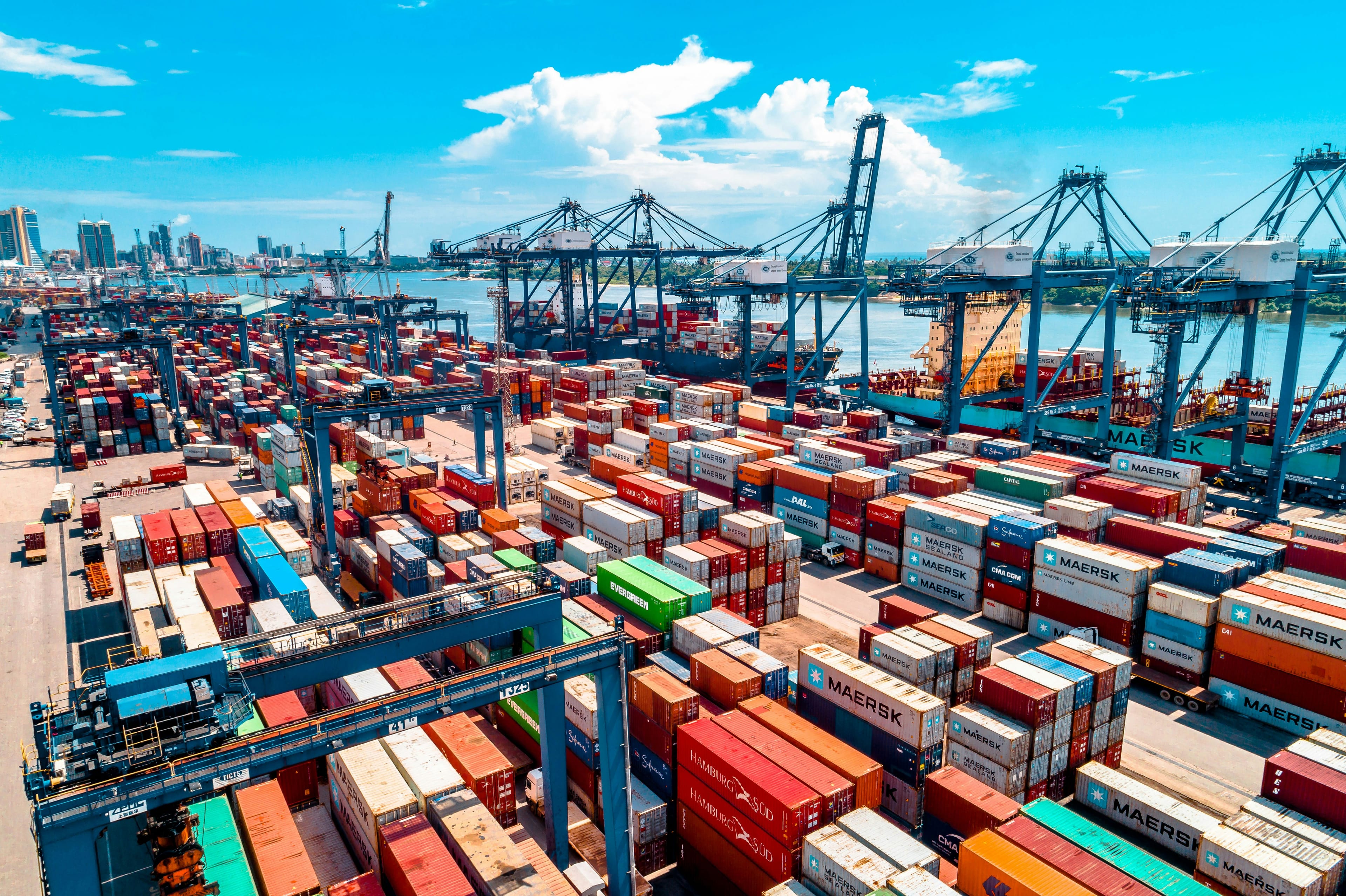 China Posts Record April Exports and Imports Ahead of Trump-Xi Summit