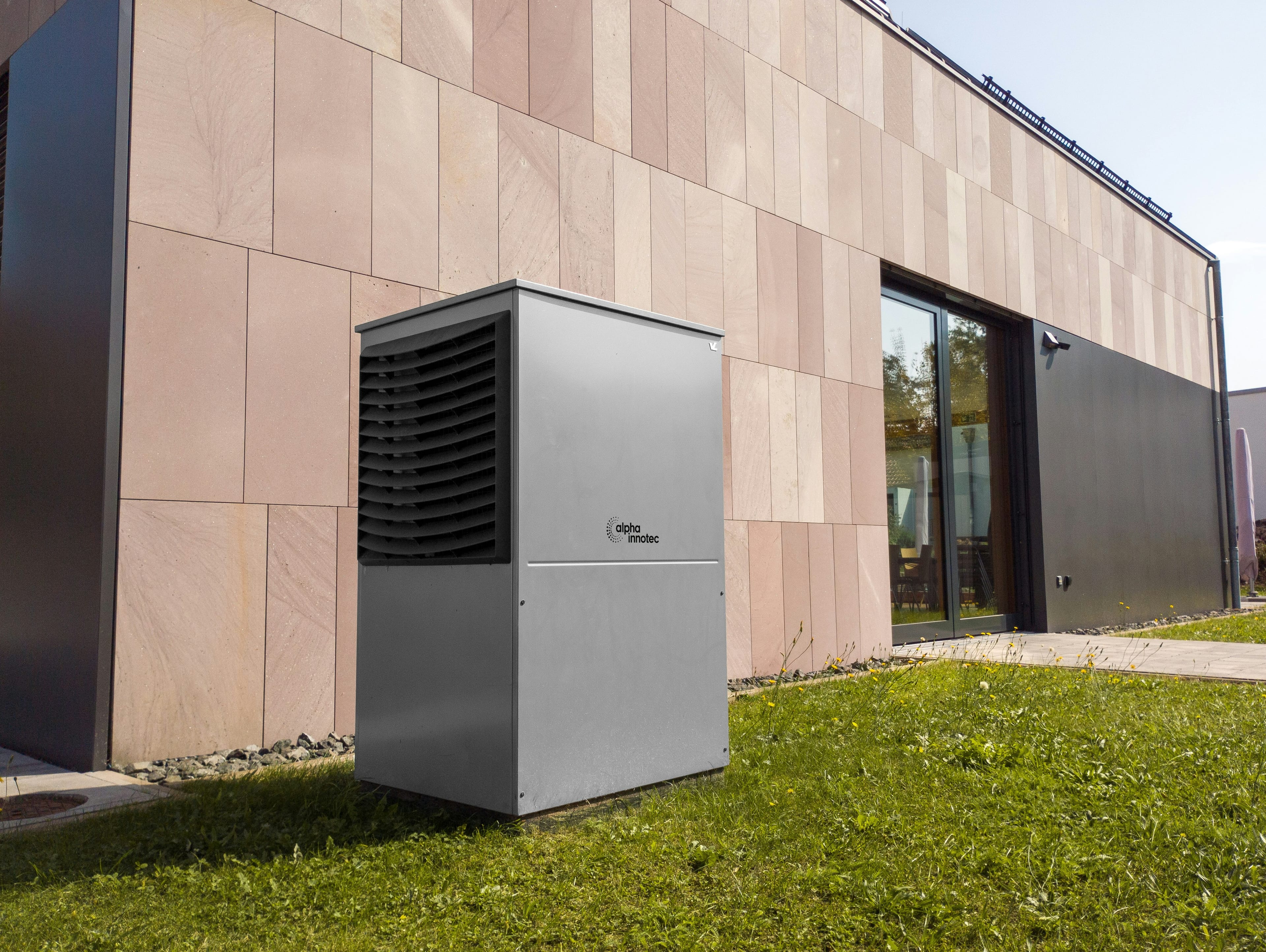 NYC Battery Pilot Aims to Ease Grid Strain and Cut Renter AC Costs