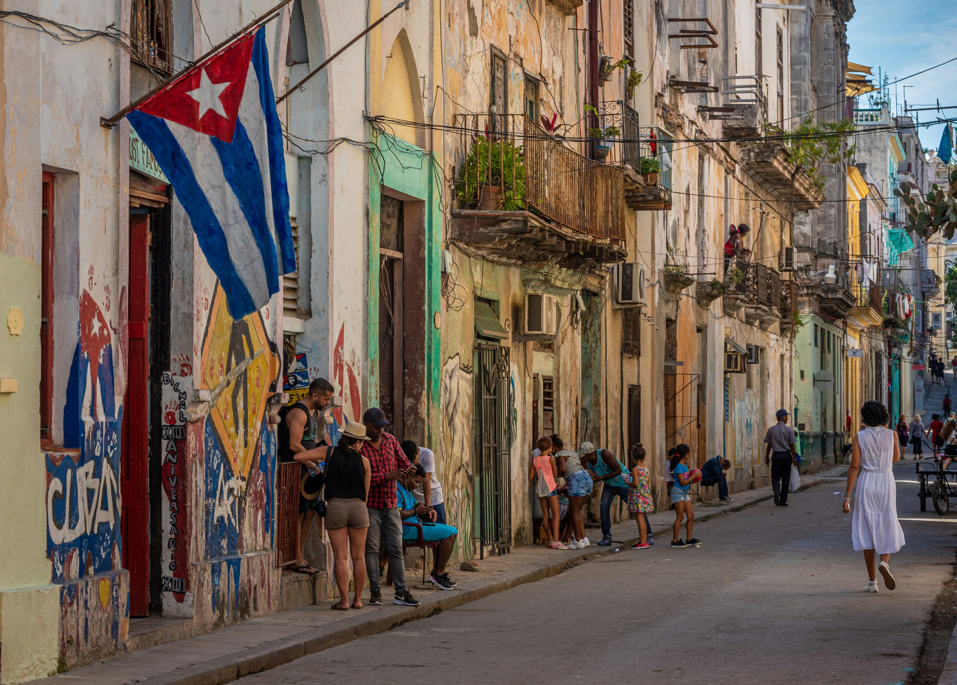 Cuba warns of 'bloodbath' if US attacks; Washington adds sanctions - France 24