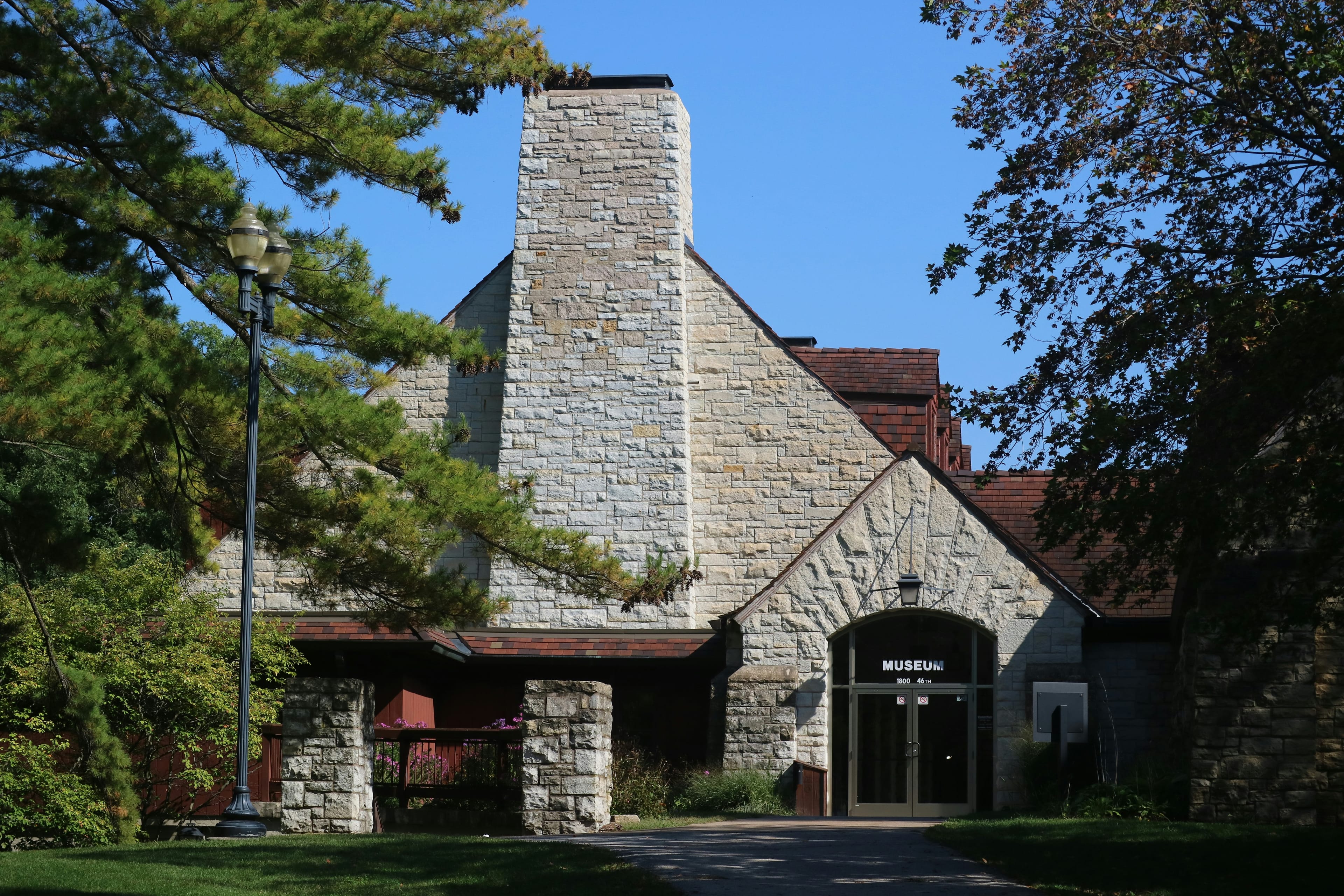 Iowa Governor Marks Jewish American Heritage Month at Terrace Hill