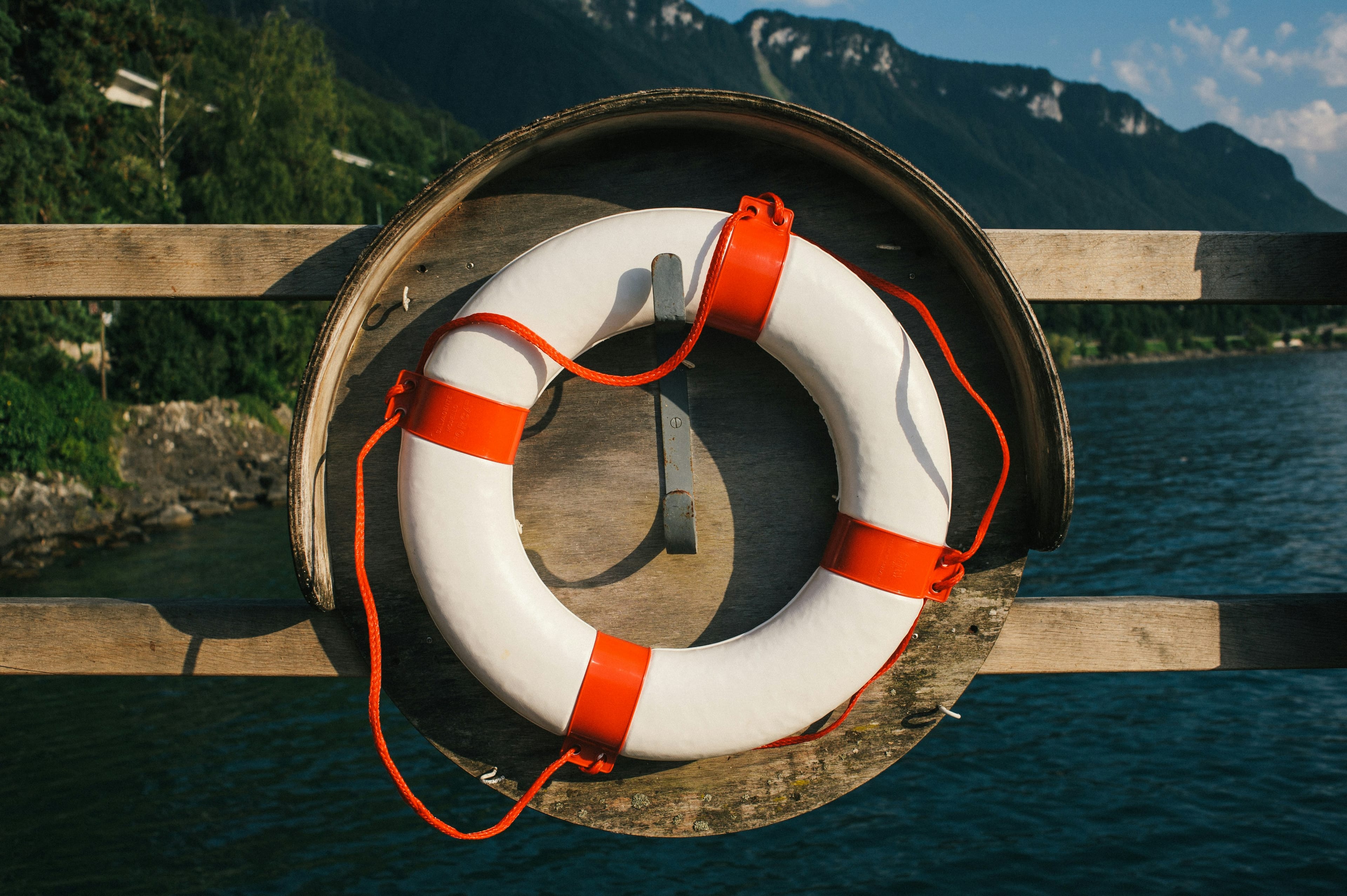 11 Survivors Rescued From Life Raft After Plane Crashes Off Florida Coast